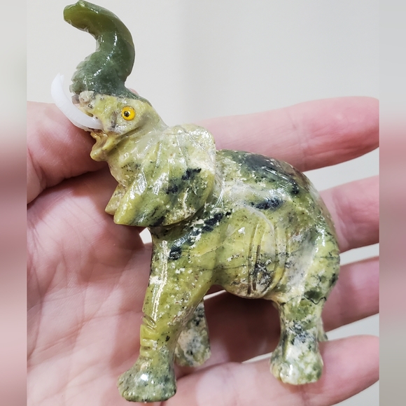 Serpentine Crystal Elephant - Picture 11 of 12